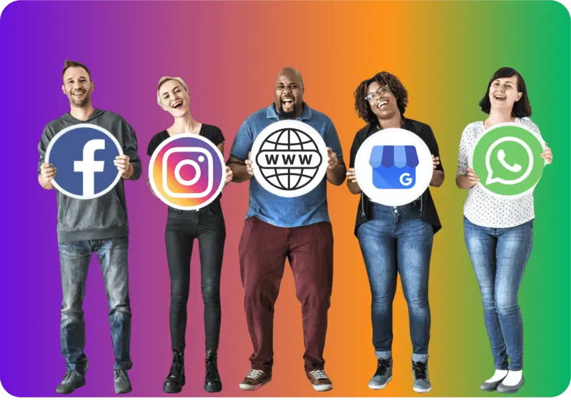 pessoas-segurando-placas-de-diversas-redes-sociais